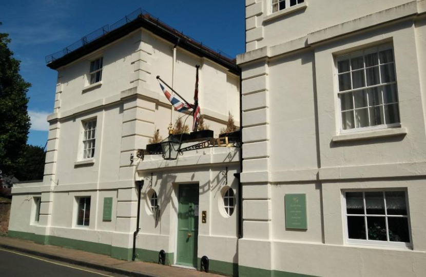 Win Royal Hotel