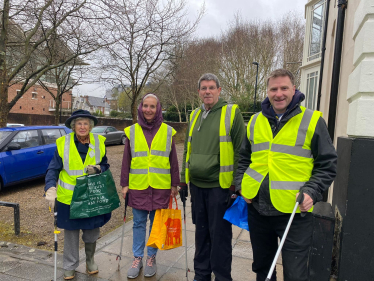 Pictured; Steve Brine MP with a part of the volunteer group.