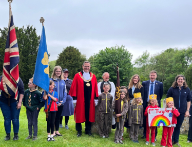 Pictured; The Mayor of Winchester and Steve Brine MP with Twyford residents.